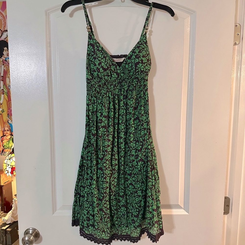 Beautiful green and purple Derek Heart midi dress with vine and lace details🌿🔮